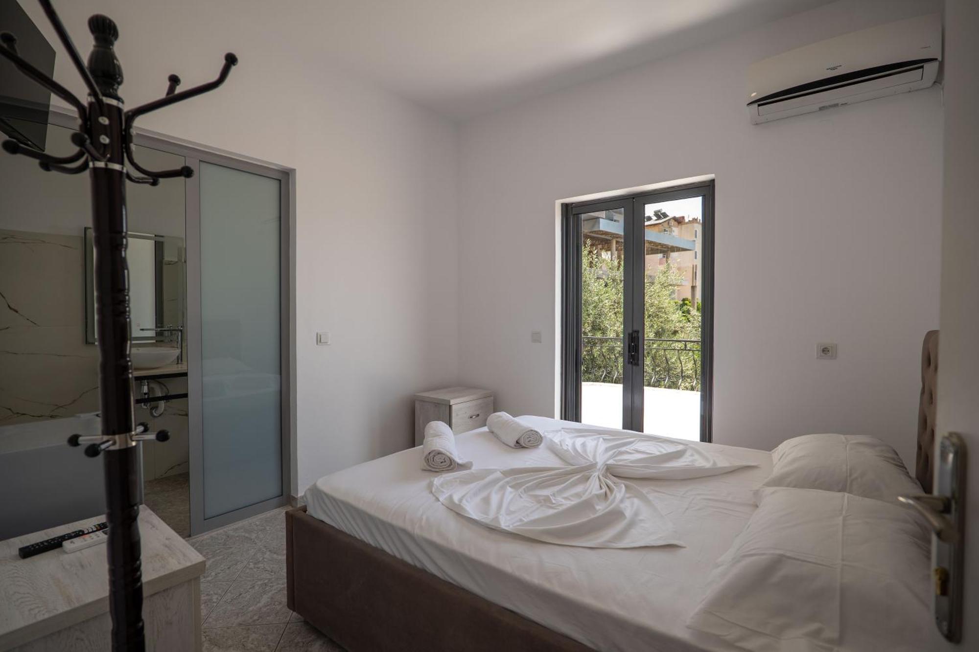 Sunset Aparthotel Sarande Exterior photo